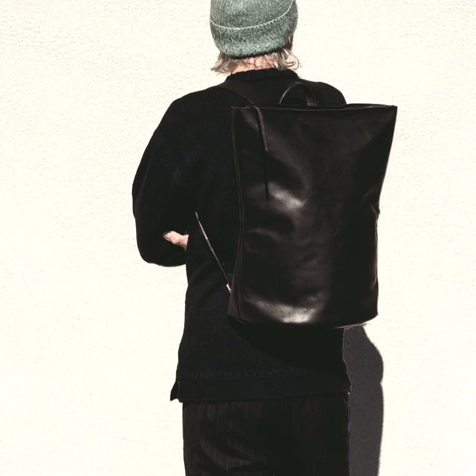 USA製ハンドクラフト【KIKA NY】レザーワンショルダーバッグ 本革リュック USA製ハンドクラフト【KIKA NY】レザーワンショルダーバッグ 本革リュック